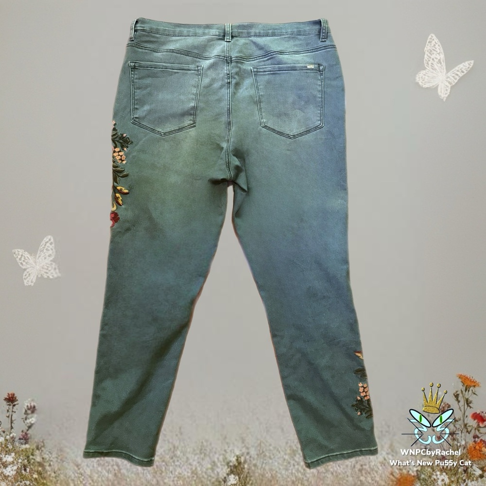 DG2 by Diane Gilman Floral Embroidered Jeans, Size 18W - Picture 5 of 10